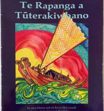 He whata puka – All reo Māori books